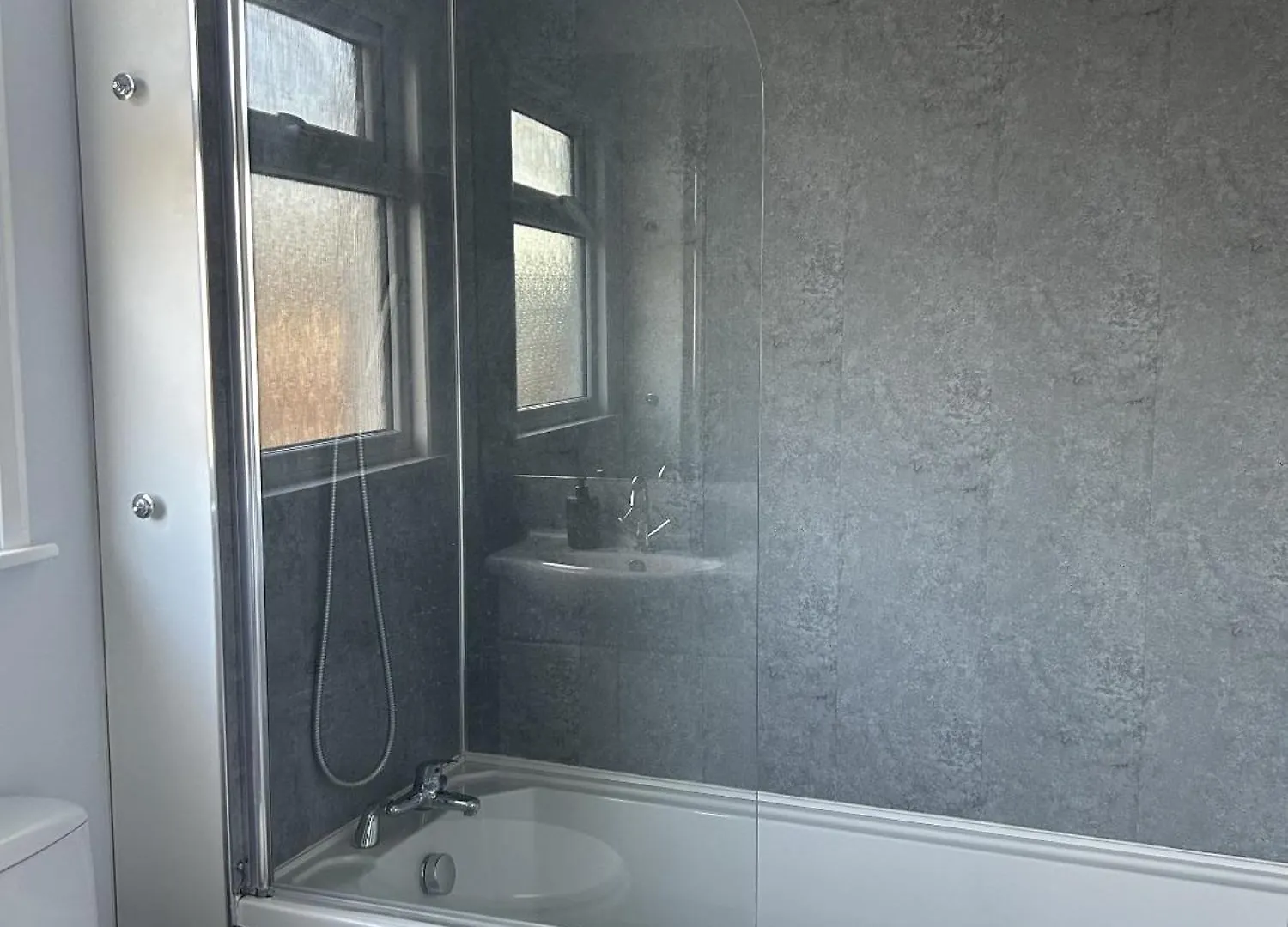 Carman House Villa Crawley  Holiday home Crawley (West Sussex)