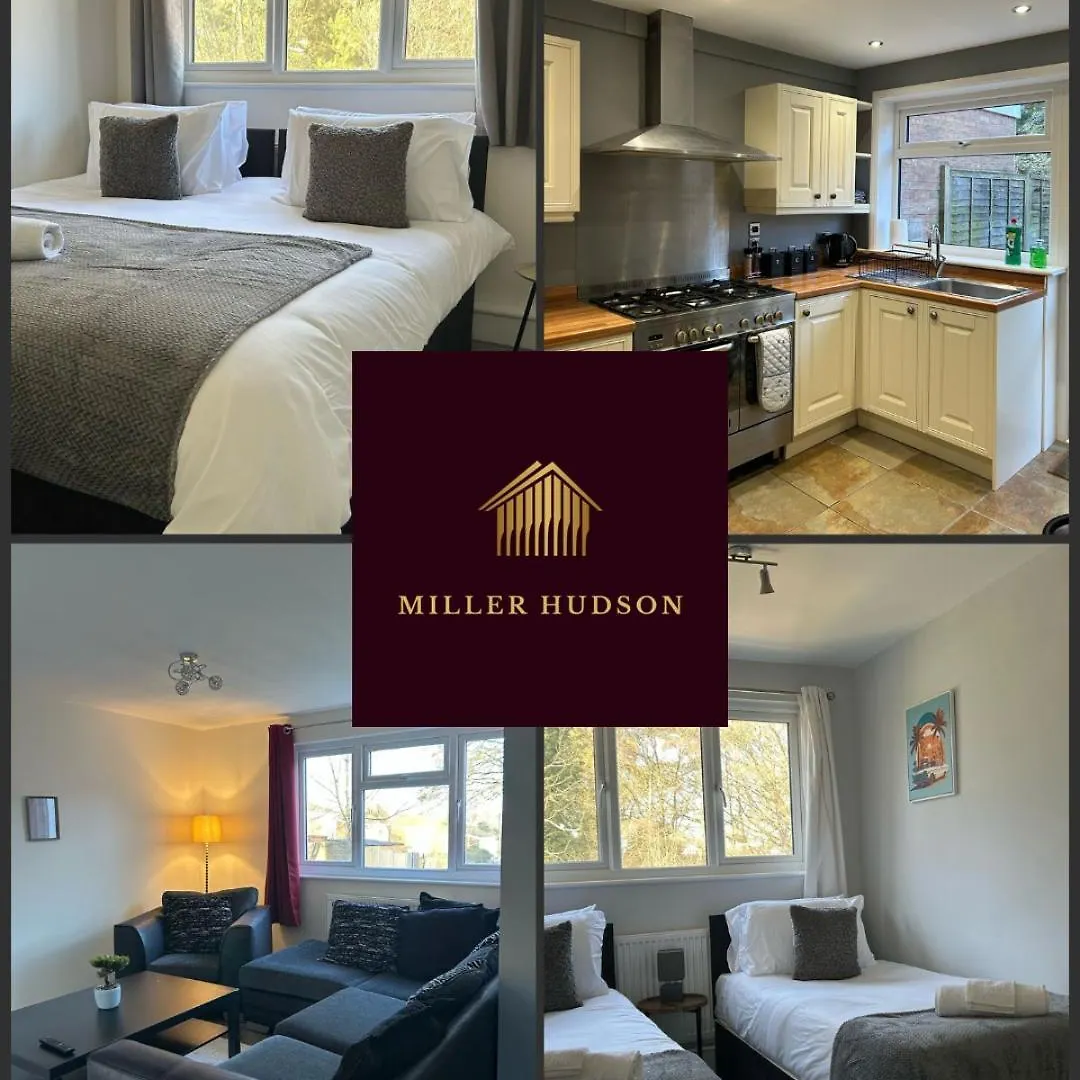 Holiday home Carman House Villa Crawley  United Kingdom