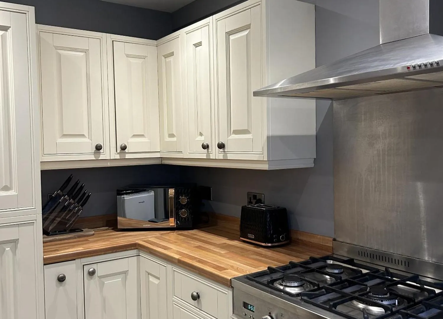 Carman House Villa Crawley